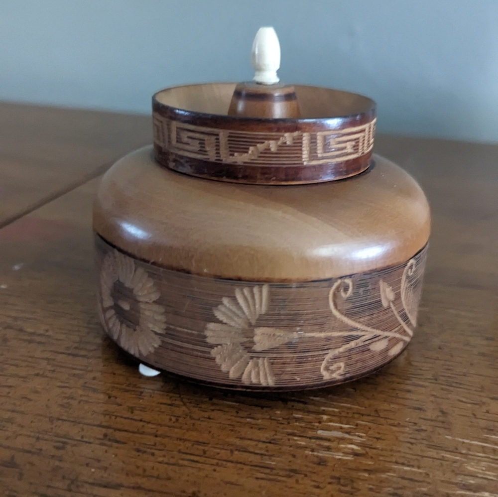 Wooden Trinket box carved vintage